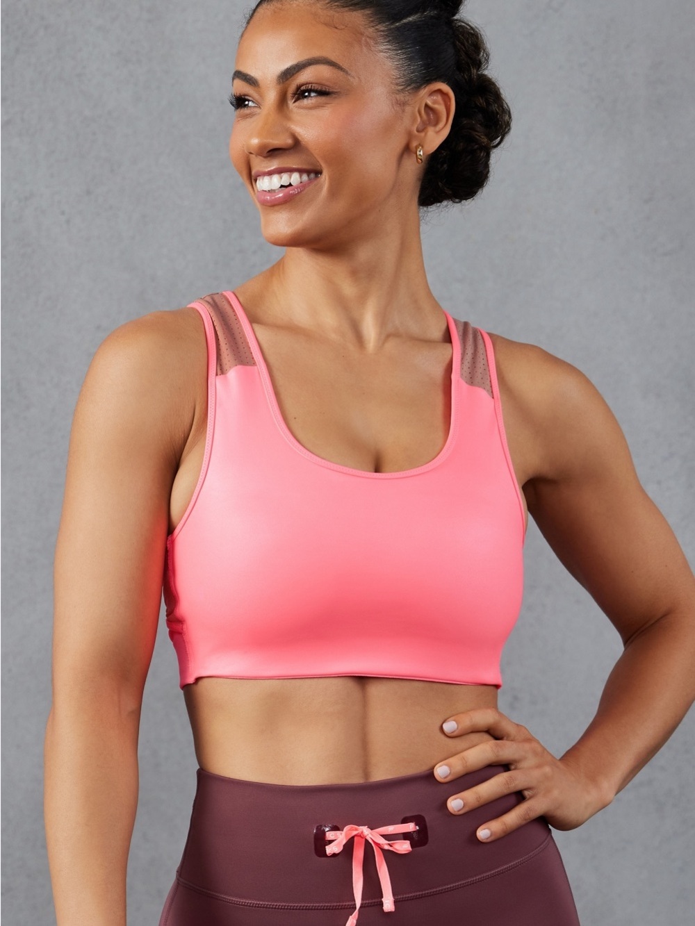 Fabletics XS 
Motion365+ Shine Medium Impact Sports Bra - NWT!
Originally $65!!